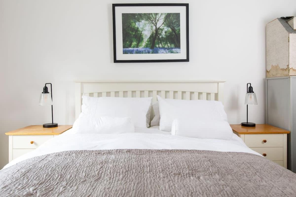 Stylish City Centre Apartment With Sauna Chichester Exterior foto