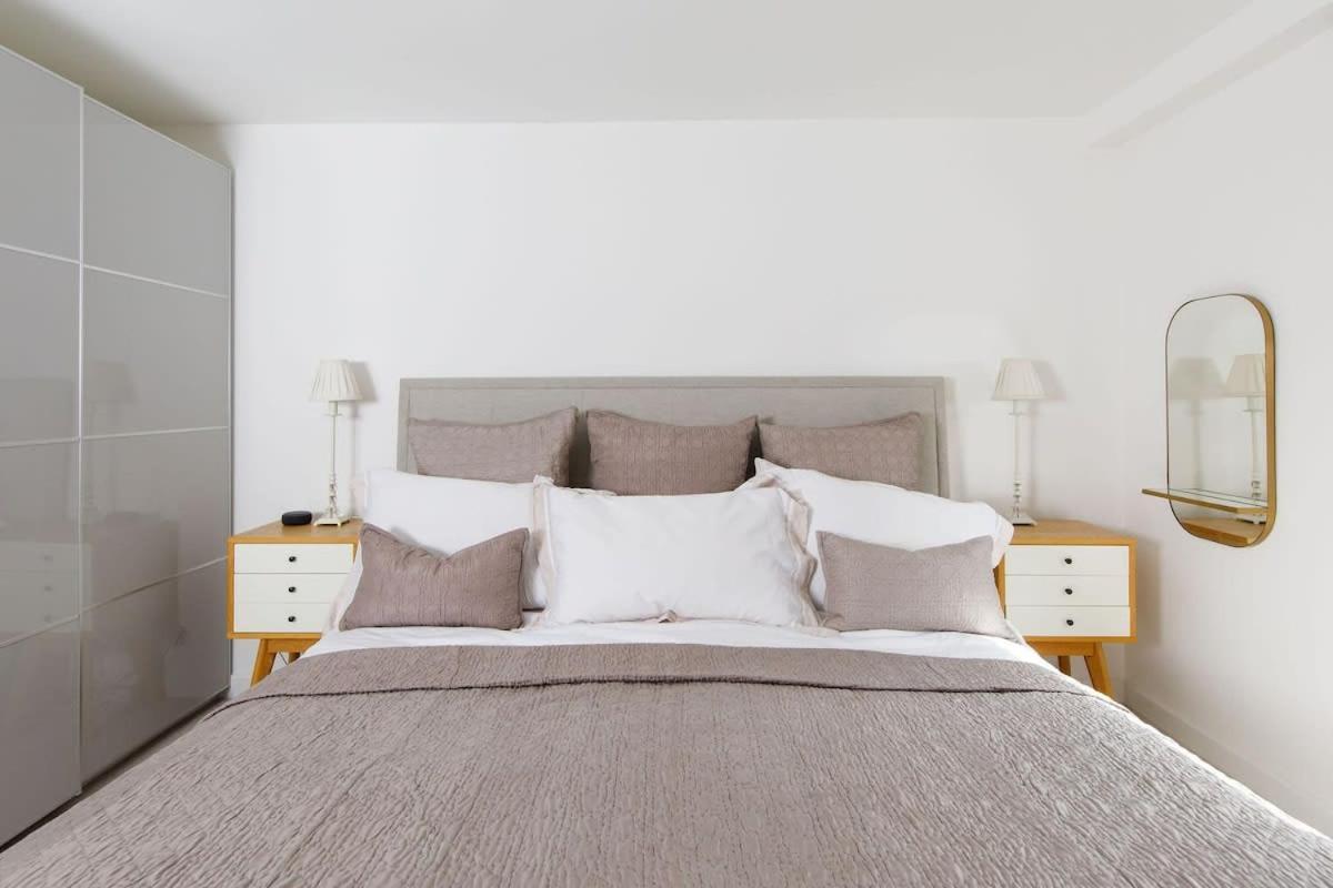 Stylish City Centre Apartment With Sauna Chichester Exterior foto